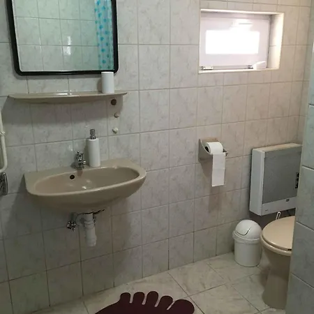 In - Balaton 18816 Gyenesdiás