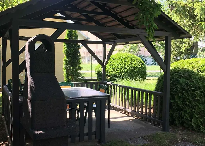 In - Balaton 18816 בית נופש *