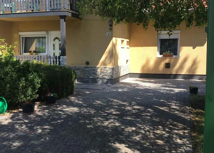 בית נופש In - Balaton 18816 *