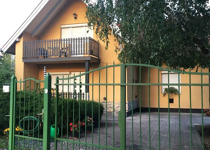 In - Balaton 18816 בית נופש *